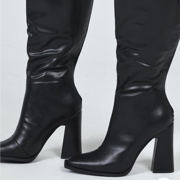 Black heeled boots - Picture 4 of 4